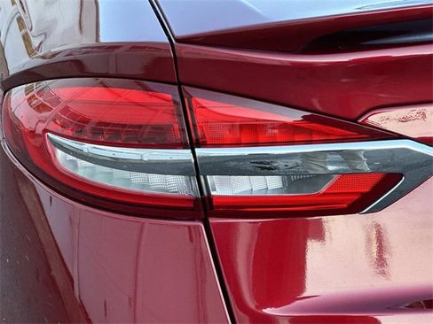 Used 2019 Ford Fusion SE w/ Equipment Group 151A image 6