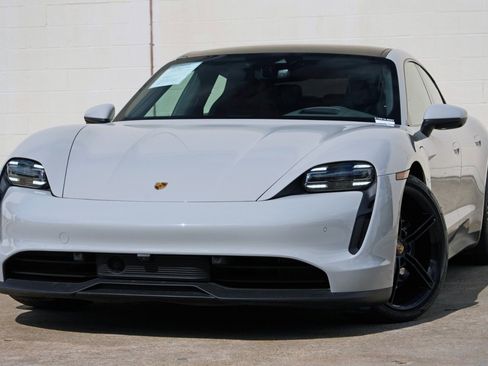 Used 2022 Porsche Taycan RWD image 3
