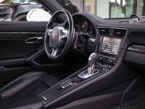 Used 2015 Porsche 911 Turbo S image 37