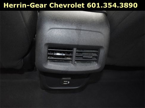 Used 2019 Chevrolet Equinox LT image 18