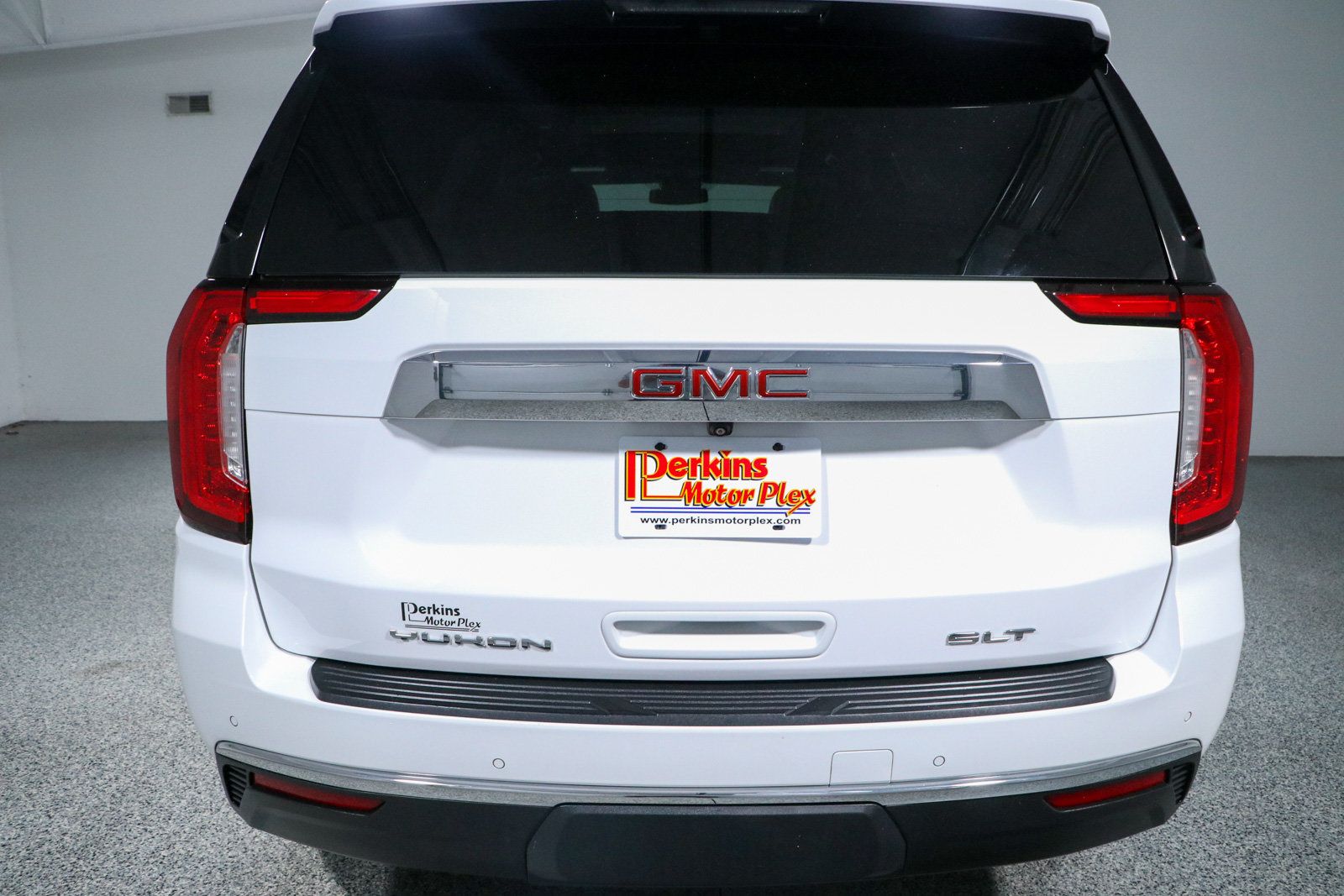 Used 2023 GMC Yukon SLT w/ SLT Premium Package AWD/4WD image 8