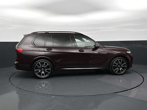 Used 2021 BMW X7 xDrive40i w/ M Sport Package AWD/4WD image 4