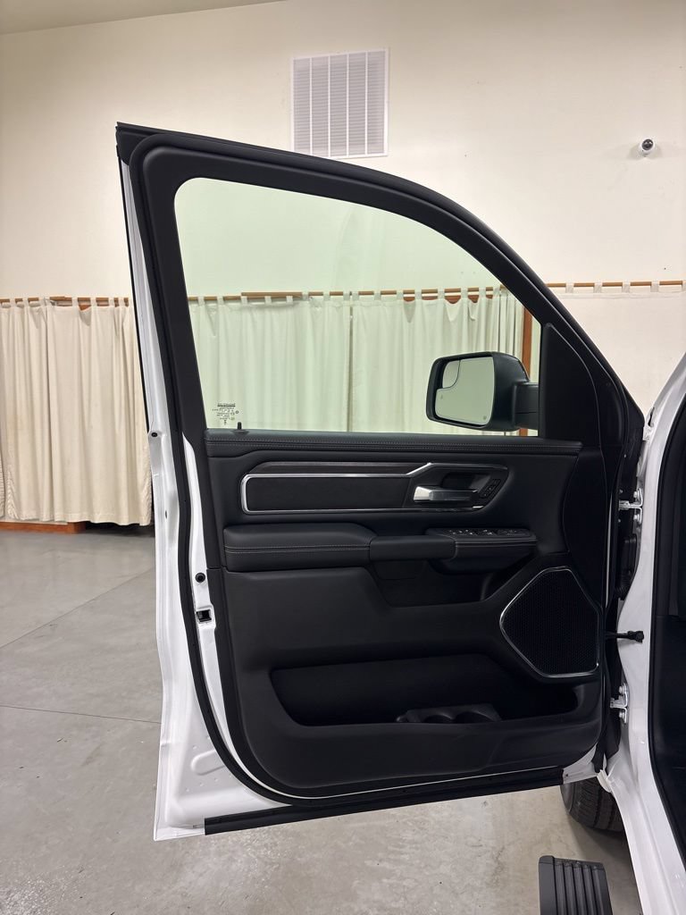 New 2026 RAM 1500 Laramie w/ Laramie Preferred Package AWD/4WD image 19