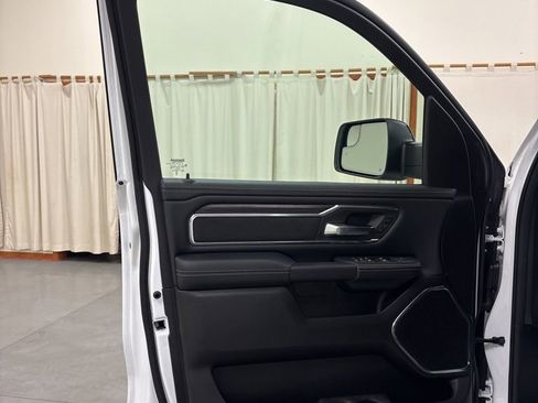 New 2026 RAM 1500 Laramie AWD/4WD image 19