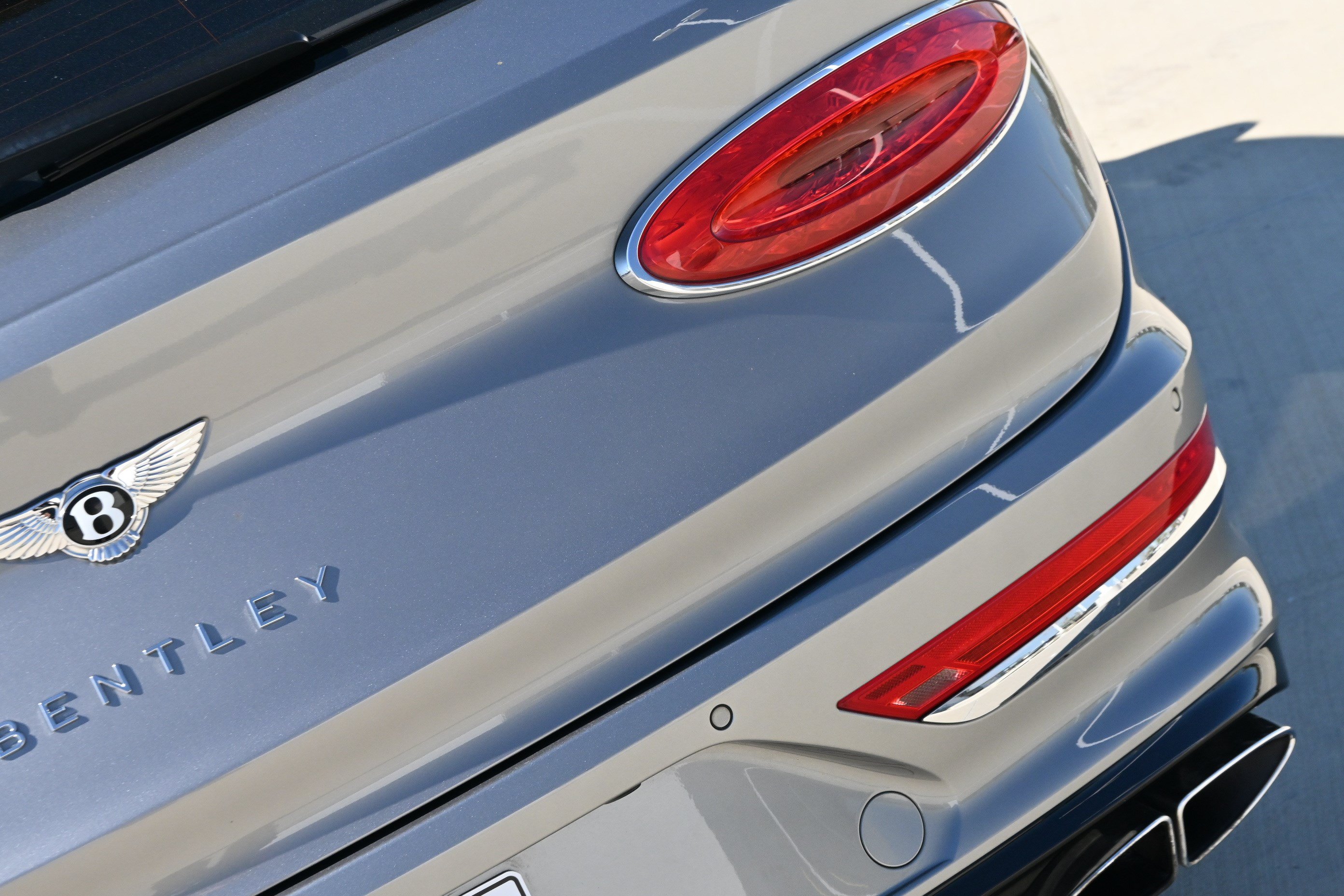 Used 2021 Bentley Bentayga AWD/4WD image 39