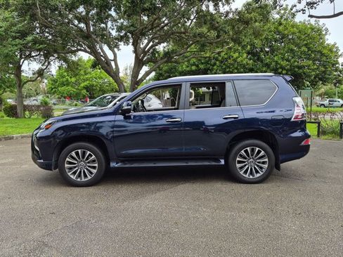 Used 2023 Lexus GX 460 Luxury w/ Accessory Package AWD/4WD image 5