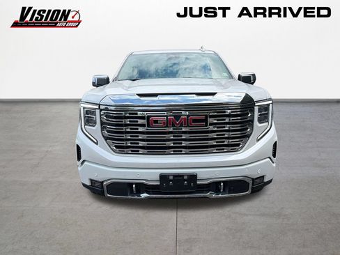 Used 2023 GMC Sierra 1500 Denali w/ Denali Reserve Package AWD/4WD image 2