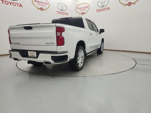 Used 2023 Chevrolet Silverado 1500 High Country w/ High Country Premium Package AWD/4WD image 8