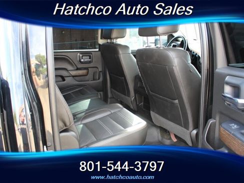 Used 2017 GMC Sierra 2500 Denali w/ Duramax Plus Package AWD/4WD image 17