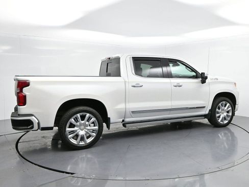 Used 2022 Chevrolet Silverado 1500 High Country w/ High Country Premium Package AWD/4WD image 8