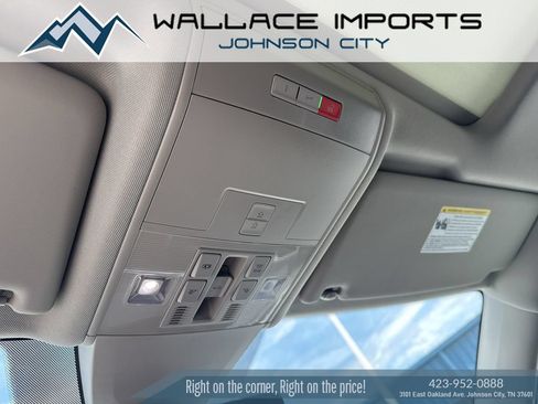 Used 2022 Volkswagen Atlas SEL Premium AWD/4WD image 16