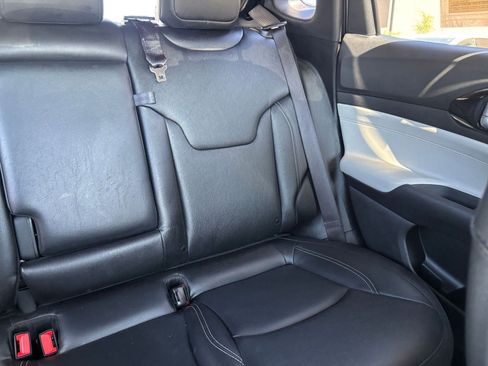 Used 2025 Jeep Compass Limited image 38