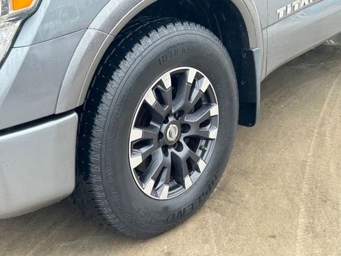 Used 2017 Nissan Titan PRO-4X w/ Pro-4x Convenience Package image 9