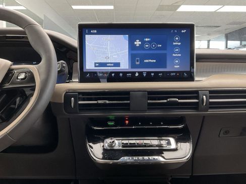 Used 2024 Lincoln Corsair AWD w/ Equipment Group 101A image 17