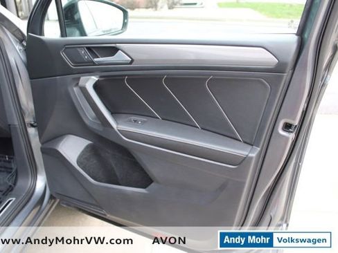Used 2022 Volkswagen Tiguan SE R-Line image 24