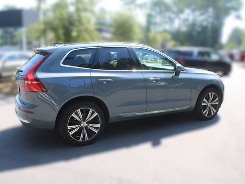 Used 2022 Volvo XC60 B5 Inscription w/ Advanced Package FWD image 13