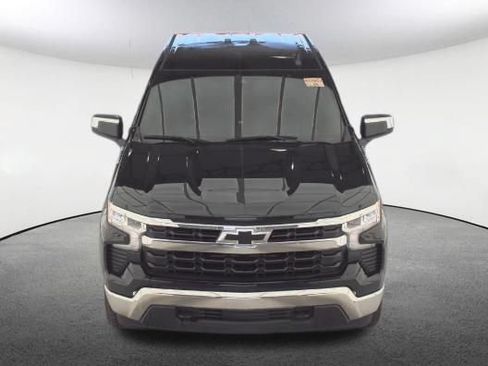 Used 2024 Chevrolet Silverado 1500 LT AWD/4WD image 2