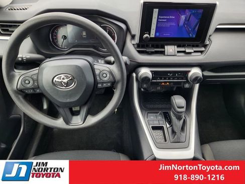 Used 2025 Toyota RAV4 LE image 28