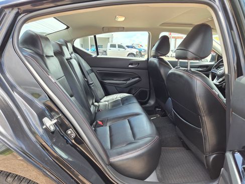 Used 2024 Nissan Altima 2.5 SR w/ SR Premium Package FWD image 17