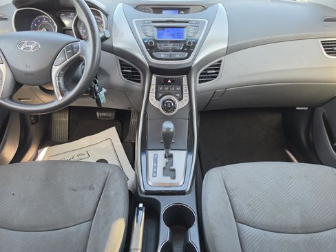 Used 2013 Hyundai Elantra GLS w/ Preferred Pkg image 16