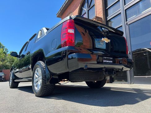 Used 2011 Chevrolet Avalanche LT AWD/4WD image 7