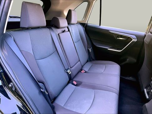 Used 2025 Toyota RAV4 XLE FWD image 21