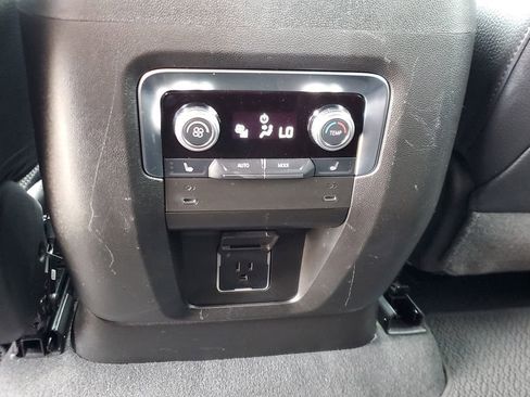 Used 2025 GMC Yukon Denali AWD/4WD image 14