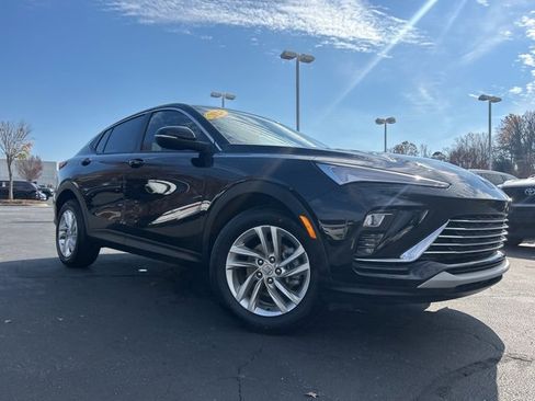 Used 2024 Buick Envista Preferred w/ Convenience II Package image 3