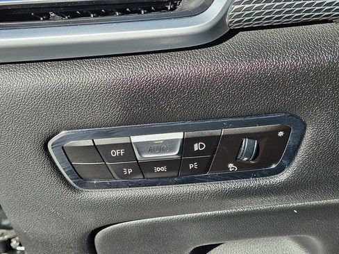 Used 2022 BMW X5 M50i image 25