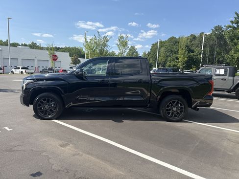 Used 2024 Toyota Tundra Platinum AWD/4WD image 7