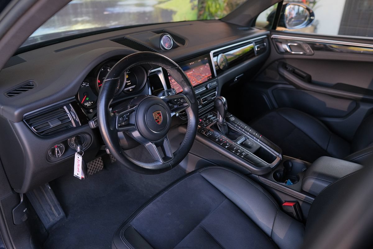 Used 2020 Porsche Macan AWD/4WD image 13
