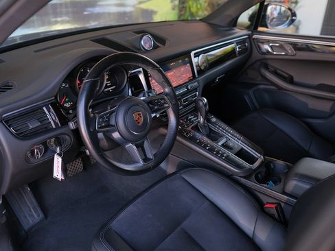 Used 2020 Porsche Macan AWD/4WD image 13