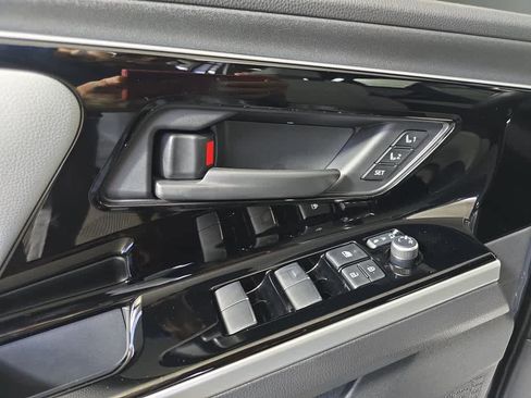 Used 2024 Subaru Solterra Touring image 29