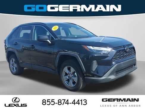 Used 2025 Toyota RAV4 LE AWD/4WD image 5
