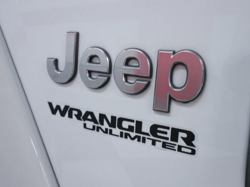 Used 2021 Jeep Wrangler Unlimited Sahara image 35