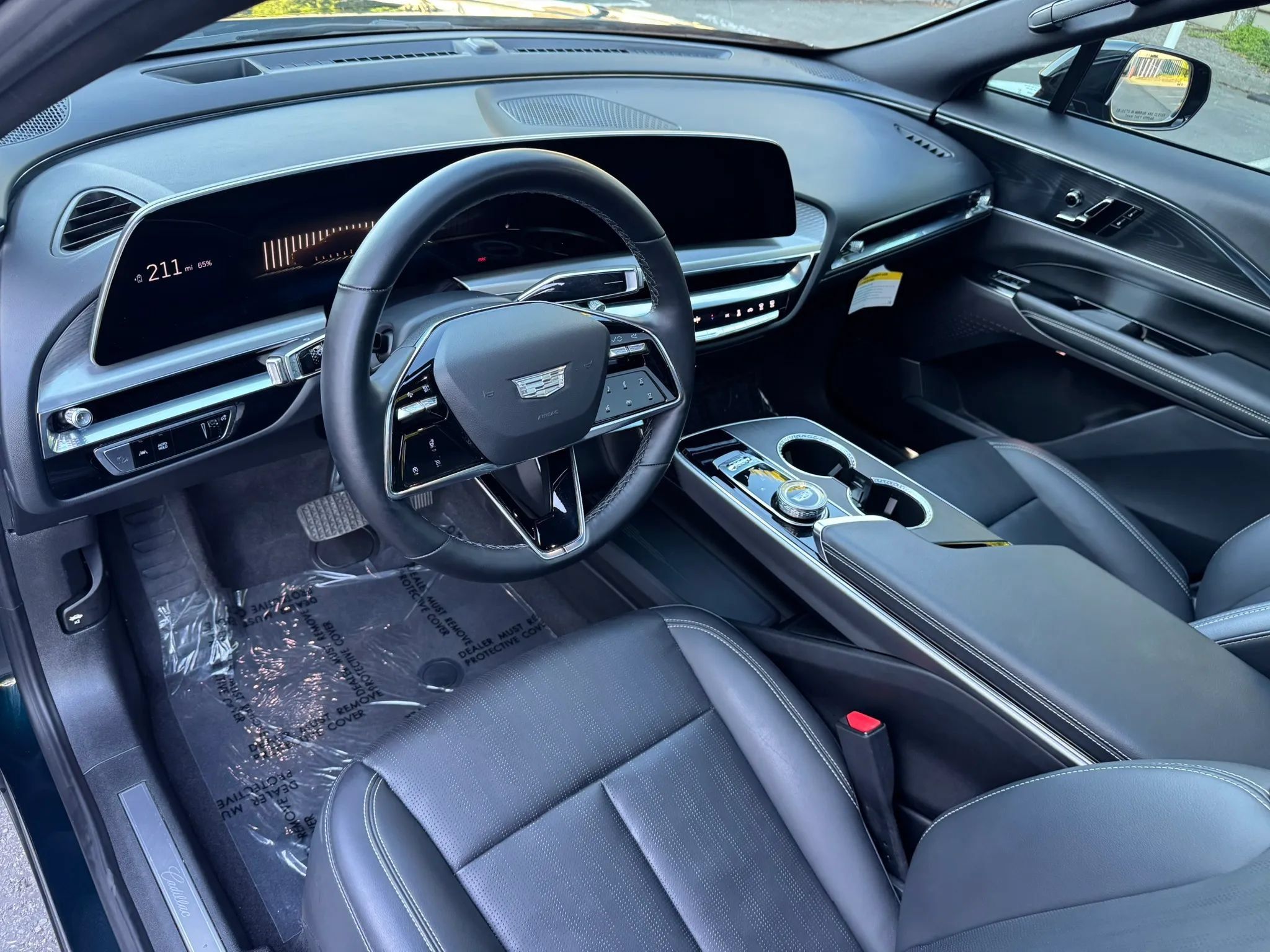 Used 2024 Cadillac Lyriq Luxury AWD/4WD image 21