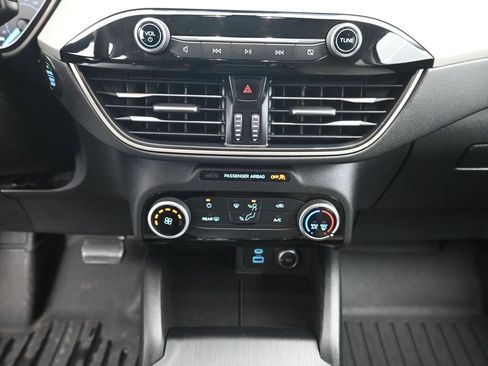 Used 2021 Ford Escape SE image 13