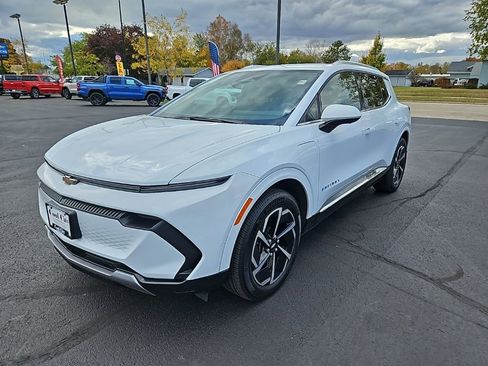 Used 2025 Chevrolet Equinox EV LT w/ Convenience Package image 7