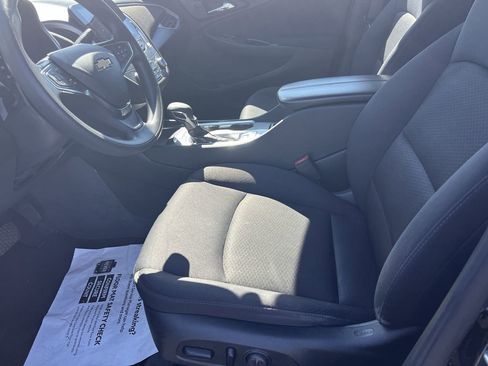 Used 2023 Chevrolet Malibu LT image 16