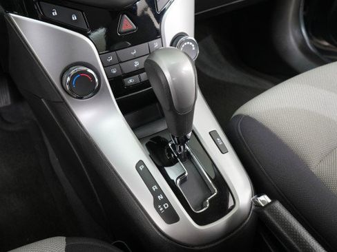 Used 2013 Chevrolet Cruze LS image 49