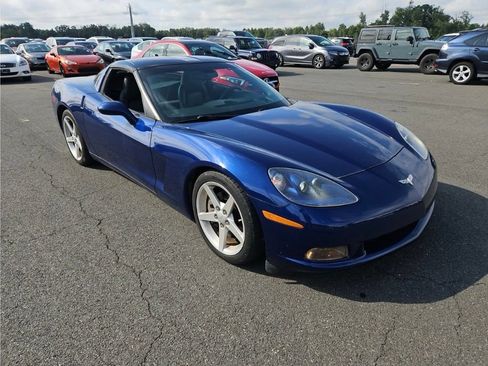 Used 2005 Chevrolet Corvette Coupe RWD image 2