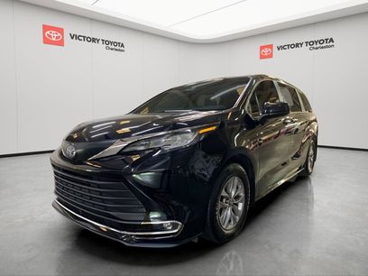 Used 2022 Toyota Sienna XLE