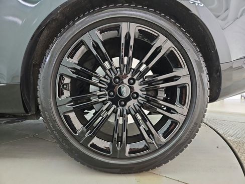 Used 2023 Land Rover Range Rover SE image 42