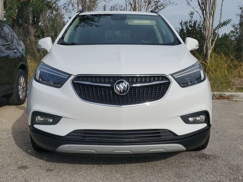 Used 2019 Buick Encore Essence image 2