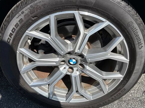 Used 2023 BMW X7 xDrive40i w/ Premium Package AWD/4WD image 25