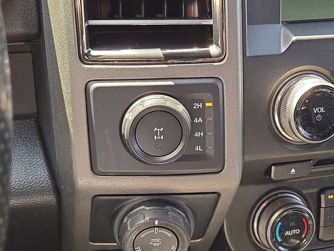 Used 2018 Ford F150 Raptor w/ Equipment Group 802A Luxury AWD/4WD image 28