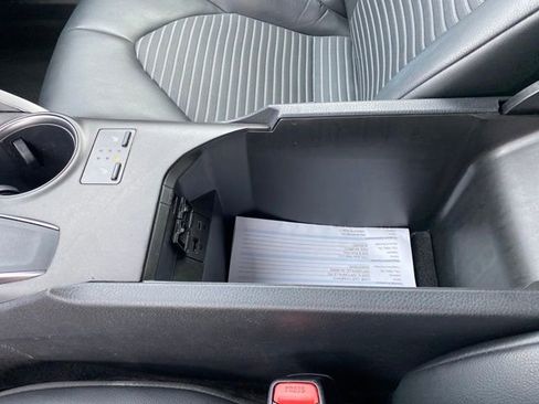 Used 2023 Toyota Camry SE image 12