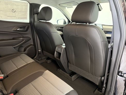 New 2025 Chevrolet Trax LT w/ Driver Confidence Package image 32