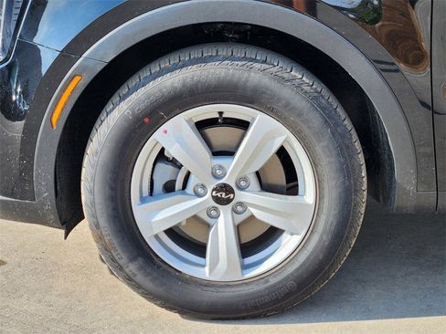 New 2026 Kia Sorento LX image 7