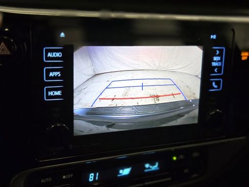 Used 2017 Toyota Corolla LE image 3